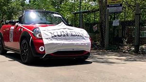 பெரிய மாஸ்க் அணிந்து வலம் வரும் மினி கூப்பர்... சென்னை டீலரின் விநோத முயற்சி... எதற்காக என்று தெரியுமா?