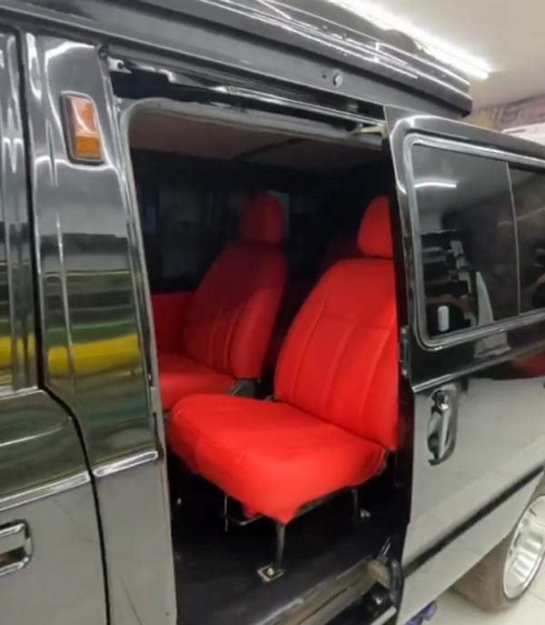 விதிமீறலின் முழு உருவமாக மாறிய மாருதி ஆம்னி... ஆனாலும் இந்த கருப்பு ராட்சசன ரசிக்காம இருக்க முடியல!!!