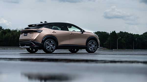  600 கிமீ தூர ரேஞ்ச்.. டெஸ்லாவை மறக்கடிக்கும் நிஸான் எலெக்ட்ரிக் கார்!