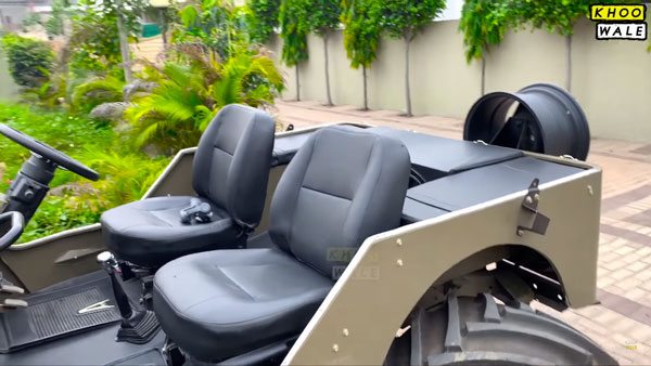 ராட்சத டயர்களுடன் அசுரனாக மாறிய ஜீப்... இதன் அழகில் மதி மயங்காத கார் பிரியர்களே இருக்க முடியாது! அவ்ளோ கவர்ச்சி!