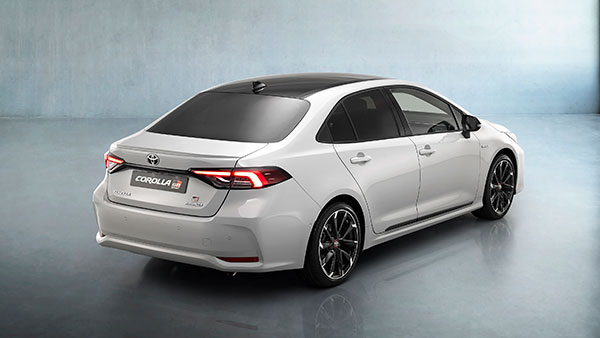 டொயோட்டா கரோல்லா செடான் காரின் புதிய ஜிஆர் ஸ்போர்ட் வெர்சன்... ஐரோப்பிய மக்களுக்கு மட்டும் தானாம்...