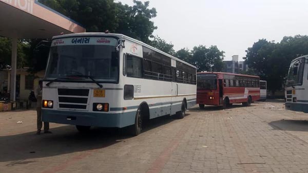 ஸ்மார்ட்-ஆக மாறிய குஜராத் பஸ்கள்... பயணிகளுக்கு அதிநவீன வசதிகள் அறிமுகம்... என்னென்ன தெரியுமா?