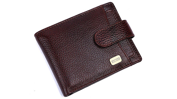 சிரிப்ப அடக்க முடியல... ஏடிஎம் அட்டையை திருடி விட்டு கொள்ளையர்கள் செய்த காரியம்... என்னனு தெரியுமா?