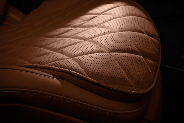 2021 மெர்சிடிஸ் பென்ஸ் எஸ்-க்ளாஸ் செடான் காரின் உள்ளே என்னென்ன வசதிகள் வழங்கப்பட்டுள்ளன... தெரியுமா?