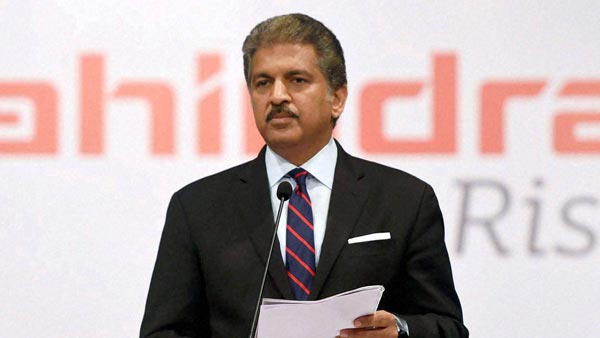 மின்சார காரை சார்ஜேற்ற புது யுக்தி! ஆனந்த் மஹிந்திராவையே மிரள வைத்த முதியவர்! இவர்தான் வெளிநாட்டு செல்லூர் விஞ்ஞானி!