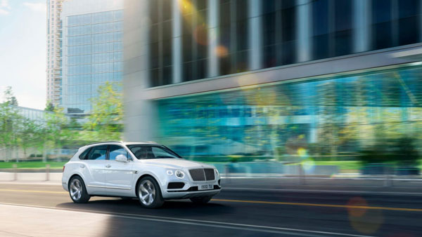 உலகின் மிக வேகமான காராக உருவாகும் பென்ட்லீ பென்டேகா?.. ஆச்சரியமளிக்கும் வேகம்! டீசர் படங்கள் வெளியீடு! 