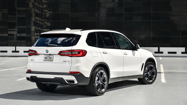 45 பிஎம்டபிள்யூ சொகுசு கார்களை மொத்தமாக வாங்கிய பிரபல ஹோட்டல்... விலையை கேட்டதும் கண்ண கட்டுது...