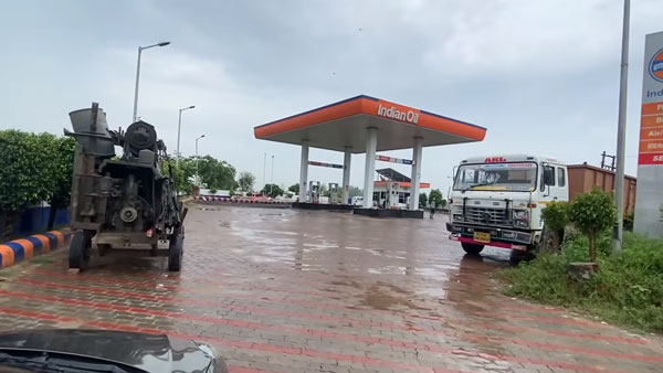 உங்க காசு கரி ஆகுது... கார் 1 மணி நேரம் ஐட்லிங்கில் இருந்தால் எவ்வளவு பெட்ரோலை குடிக்கும் தெரியுமா?