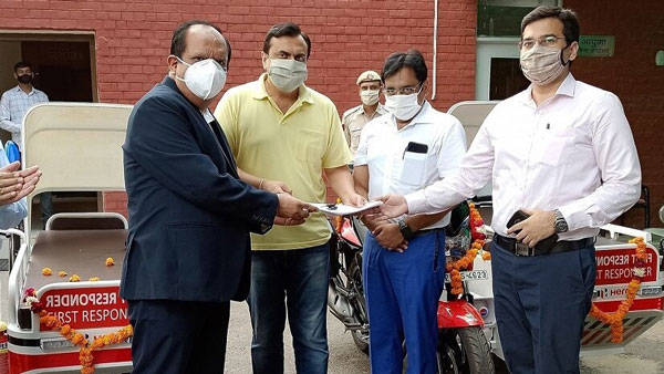 சூப்பர்... மருத்துவமனைக்கு டூவீலர் ஆம்புலன்ஸ்களை வழங்கிய ஹீரோ... இதோட ஸ்பெஷாலிட்டி என்னனு தெரியுமா?