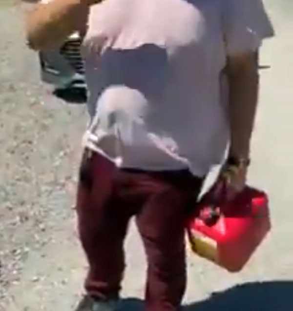 மின்சார காரை சார்ஜேற்ற புது யுக்தி! ஆனந்த் மஹிந்திராவையே மிரள வைத்த முதியவர்! இவர்தான் வெளிநாட்டு செல்லூர் விஞ்ஞானி!