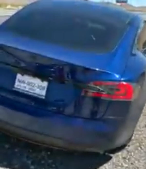 மின்சார காரை சார்ஜேற்ற புது யுக்தி! ஆனந்த் மஹிந்திராவையே மிரள வைத்த முதியவர்! இவர்தான் வெளிநாட்டு செல்லூர் விஞ்ஞானி!