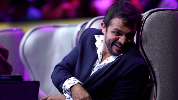 நேரில் பார்த்த ஜாலியில் பங்க் ஊழியர் செய்த எக்குதப்பான காரியம்! பென்ஸ் காரை இழந்து அப்செட் ஆன நடிகர்