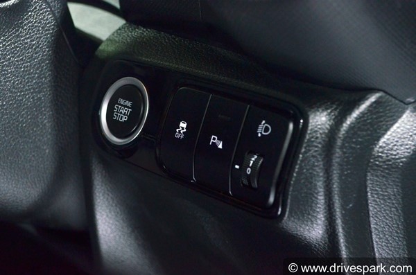 மாருதி பிரெஸ்ஸா, டாடா நெக்ஸானை ஓரங்க கட்ட தயாராகும் கியா சொனெட்... இந்த கார் எப்படி இருக்கு? இதோ விமர்சனம்!