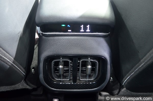 கியா சொனெட் எஸ்யூவியின் 10 முக்கிய விஷயங்கள்... இதற்காகவே வாங்கலாம்!