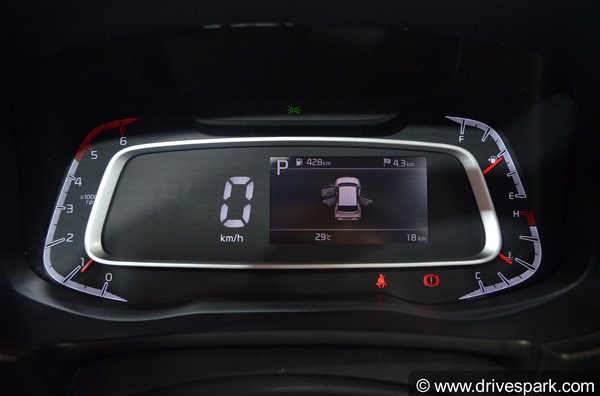 கியா சொனெட் எஸ்யூவியின் 10 முக்கிய விஷயங்கள்... இதற்காகவே வாங்கலாம்!