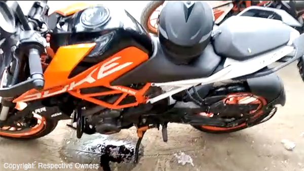 நடு ரோட்டில் காலை வாரிய கேடிஎம் ட்யூக் 390 பைக்... புதுவை இளைஞருக்கு நேர்ந்த சோகம்... வீடியோ!