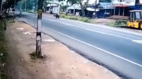 வைரல் வீடியோ... தாறுமாறாக வந்த கார் மோதுவதில் இருந்து தப்பிய பெண்... எப்படி 'லக்' அடித்தது தெரியுமா?