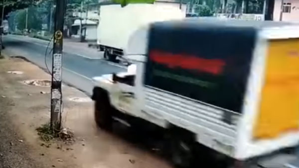 வைரல் வீடியோ... தாறுமாறாக வந்த கார் மோதுவதில் இருந்து தப்பிய பெண்... எப்படி 'லக்' அடித்தது தெரியுமா?