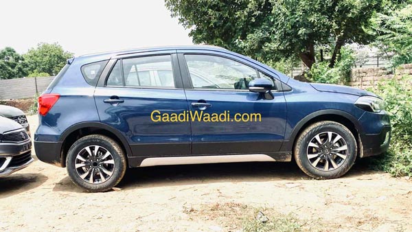 டீலர்ஷிப்களில் மாருதி எஸ்-க்ராஸ் மாடலின் 1.5 லிட்டர் பெட்ரோல் வேரியண்ட்... விற்பனை எப்போது ஆரம்பம்?