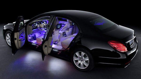 முகேஷ் அம்பானியின் புதிய கார் இதுதானாம்! இதோட விலை மற்றும் சிறப்பு தெரிஞ்சா மயக்கமே போட்ருவீங்க... பாதுகாப்பின் உச்சம்!