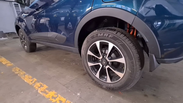 மாடிஃபைடு செய்யப்பட்ட இந்தியாவின் முதல் டாடா நெக்ஸான் இவி கார்... அதுவும் டெலிவிரி செய்யப்பட்ட அன்றே