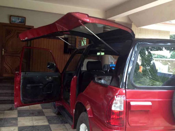 கல்விங் கதவுகளுடன் கெத்து காட்டும் டாடா சியாரா விற்பனைக்கு... யமஹா ஆர்15 பைக்கைவிட குறைந்த விலையில்..!