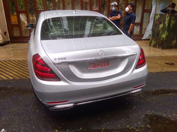 முகேஷ் அம்பானியின் புதிய கார் இதுதானாம்! இதோட விலை மற்றும் சிறப்பு தெரிஞ்சா மயக்கமே போட்ருவீங்க... பாதுகாப்பின் உச்சம்!