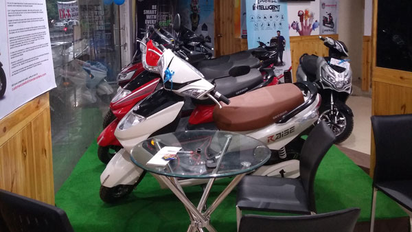 கொரோனா அச்சம் வேண்டாம்... இனி ஒகினவா எலெக்ட்ரிக் ஸ்கூட்டரை வாங்குவது ரொம்ப ஈஸி!