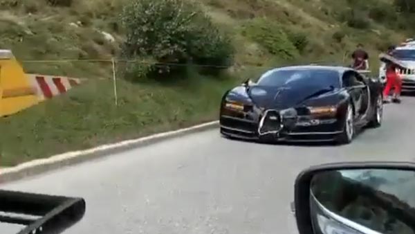 உலகப்புகழ் பெற்ற இடத்தில் நடந்த விலை உயர்ந்த மோதல்... அந்த தப்ப செய்யாம இருந்திருக்கலாம்...