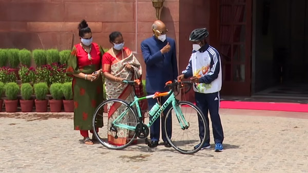 ஹோட்டலில் பாத்திரம் கழுவும் மாணவனுக்கு ஜனாதிபதி கொடுத்த சர்ப்ரைஸ்... என்னனு தெரிஞ்சா அசந்திருவீங்க