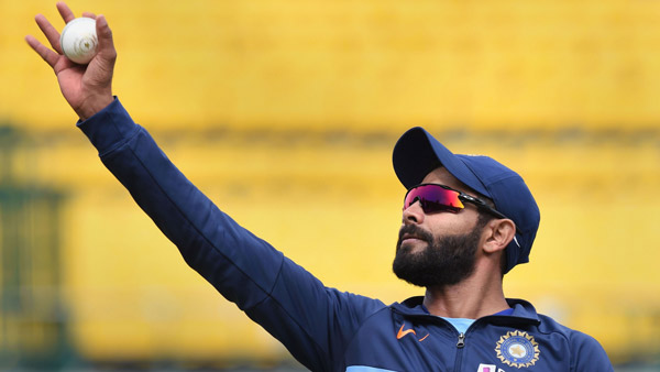 ரவீந்திர ஜடேஜாவின் காரை நிறுத்திய பெண் போலீஸ்... அதன்பின் என்ன நடந்தது தெரியுமா? பரபரப்பு சம்பவம்