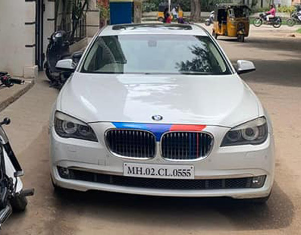 முன்னணி நடிகரின் கார் செகண்ட் ஹேண்ட் மார்க்கெட்டில் விற்பனைக்கு வந்தது... விலை எவ்வளவு தெரியுமா?