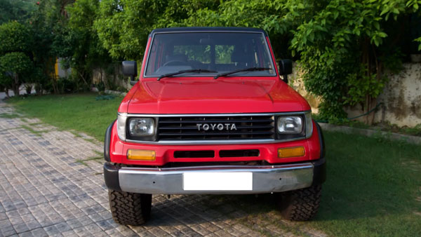 புது பொலிவு குறையாமல் மீட்டெடுக்கப்பட்ட பழைய டொயோட்டா லேண்ட் க்ரூஸர்... வீடியோ!