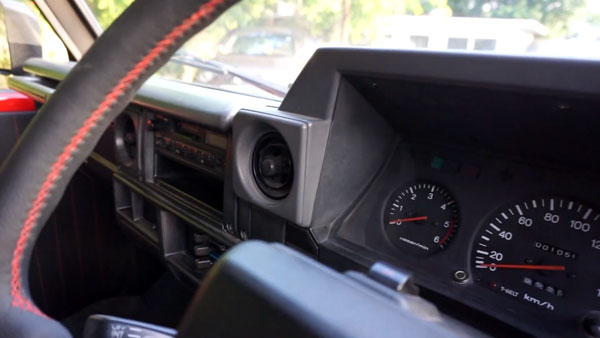 புது பொலிவு குறையாமல் மீட்டெடுக்கப்பட்ட பழைய டொயோட்டா லேண்ட் க்ரூஸர்... வீடியோ!