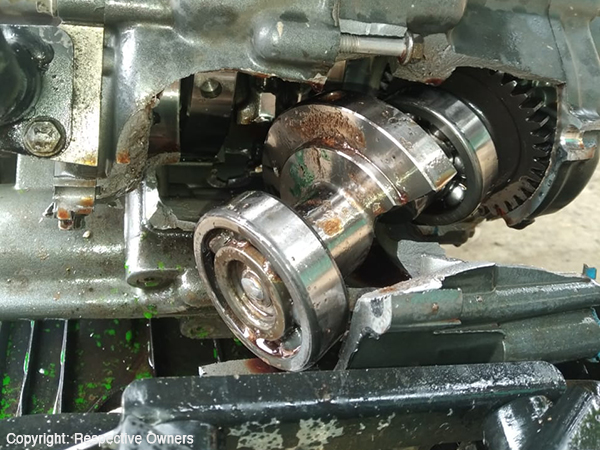 நடு ரோட்டில் காலை வாரிய கேடிஎம் ட்யூக் 390 பைக்... புதுவை இளைஞருக்கு நேர்ந்த சோகம்... வீடியோ!