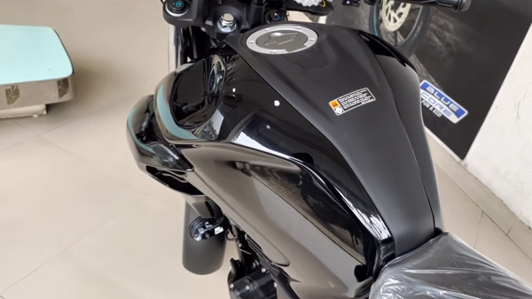 ஷோரூம்களை வந்தடைந்த யமஹாவின் பிஎஸ்6 எஃப்இசட் பைக்குகள்... விரைவில் டெலிவிரிகள் துவங்குகின்றன...