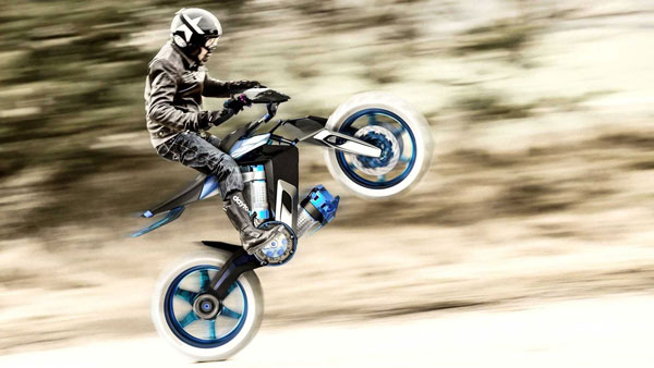 தண்ணீரில் ஓடும் பைக்கை தயாரிக்கும் யமஹா... அடுத்த லெவல் உற்பத்திக்கு தயாராகிய யமஹா... ஆவலில் மக்கள்!