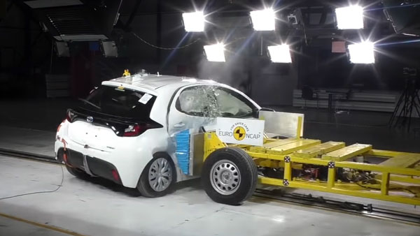 இந்த கார் இருந்த எமனுக்கே டாடா காட்டலாம்... விபத்தை நினைத்து கவலையேபடாதீங்க..! அதிக பாதுகாப்பானது..!