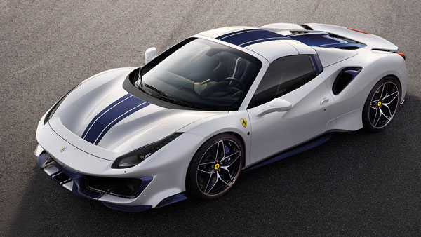 இந்தியருக்காக வான் வழியாக வந்த ஸ்பெஷல் கார்... விலையை கேட்டு மயங்கி போன மக்கள்... இந்தியருக்காக வான் வழியாக வந்த ஸ்பெஷல் கார்... விலையை கேட்டு மயங்கி போன மக்கள்...