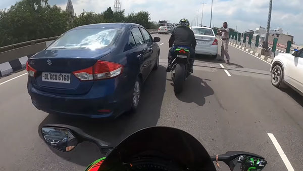 சுற்றி வளைத்து நின்ற போலீஸார்... 1000சிசி கவாஸாகி நிஞ்சா பைக்கில் தப்பித்து சென்ற ரேஸர்கள்...