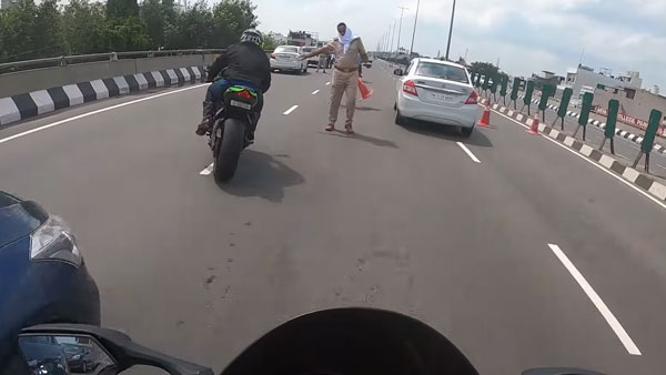 சுற்றி வளைத்து நின்ற போலீஸார்... 1000சிசி கவாஸாகி நிஞ்சா பைக்கில் தப்பித்து சென்ற ரேஸர்கள்...