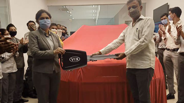 கியா சொனெட்டின் டெலிவிரிகள் நாடு முழுவதும் துவங்கியது... டாப் வேரியண்ட்களின் விலை ரூ.15+ லட்சம்..?