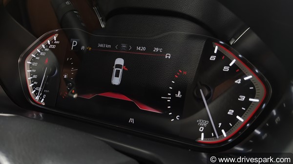 வேற லெவல் டெக்னாலஜி! பார்ச்சூனரின் அடி வயிற்றை கலங்க வைத்த எம்ஜி க்ளோஸ்ட்டர்! ஃபர்ஸ்ட் டிரைவ் ரிவியூ