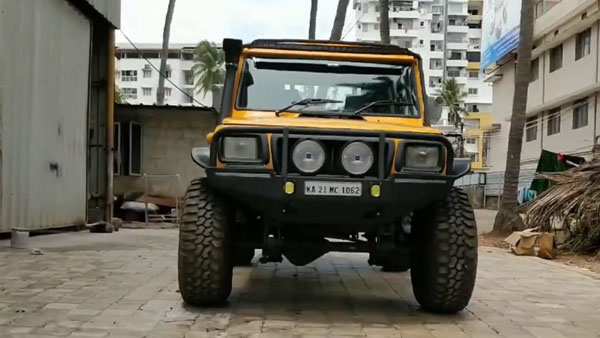 எப்பேர்பட்ட மோசமான சாலையிலும் அசால்டாக செல்லும்... மஹிந்திரா காரை அசூரனாக மாற்றிய மாடிஃபிகேஷன்...