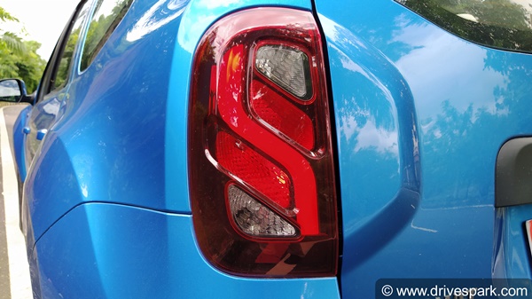 ஹேண்ட்லிங் எதிர்பார்க்கும் அளவில் உள்ளதா..? ரெனால்ட் டஸ்டர் டர்போ காரின் முழு விமர்சனம் இதோ...