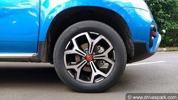 ஹேண்ட்லிங் எதிர்பார்க்கும் அளவில் உள்ளதா..? ரெனால்ட் டஸ்டர் டர்போ காரின் முழு விமர்சனம் இதோ...