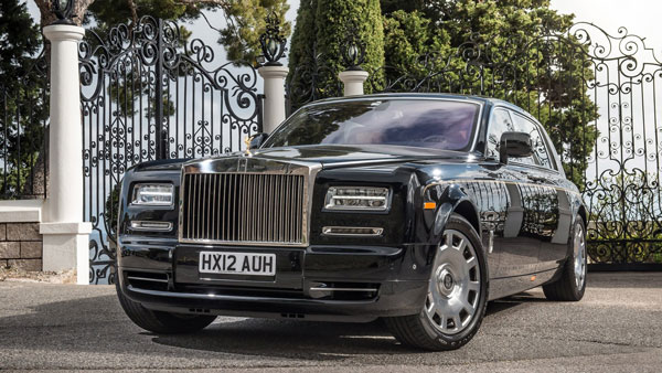 ஆளுக்கு ஒரு ரோல்ஸ் ராய்ஸ் கார் வைத்திருக்கும் குடும்பம்... விலை எவ்ளோனு தெரிஞ்சா ஆடிப்போயிருவீங்க...