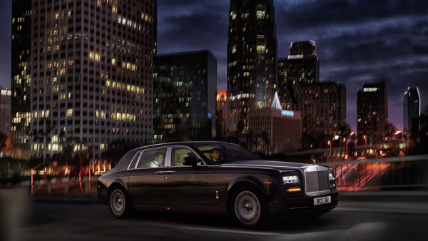 ஆளுக்கு ஒரு ரோல்ஸ் ராய்ஸ் கார் வைத்திருக்கும் குடும்பம்... விலை எவ்ளோனு தெரிஞ்சா ஆடிப்போயிருவீங்க...