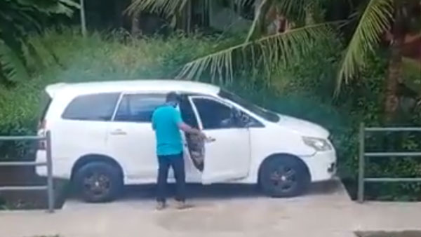 காரை எப்படி பார்க் செய்வதுனு இவருகிட்ட கத்துக்கோங்க... ஆனா, மிஸ் ஆச்சுன காரோட கத குளோஸ்தான்..!