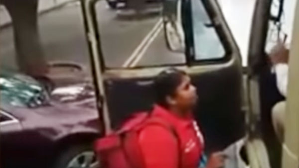 போலீசாரை தகாத வார்த்தைகளில் திட்டிய டெலிவரி கேர்ள்! இப்படி ஒரு தண்டனையை எதிர்பார்த்திருக்க மாட்டார்